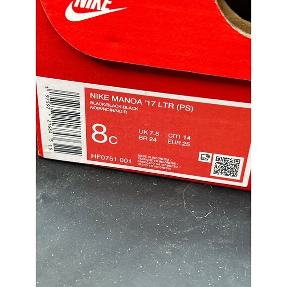 Nike Manoa 17 LTR (PS) Black Boots Size 8C - Picture 2 of 7